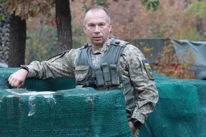 Commander Syrskyi shows aerial reconnaissance units smashing enemy dugouts near Soledar