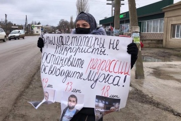 У Криму дружина фігуранта «білогірської групи» вийшла на пікет