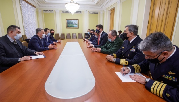 Ucrania y Brasil identifican proyectos prometedores en las industrias militar y aeroespacial