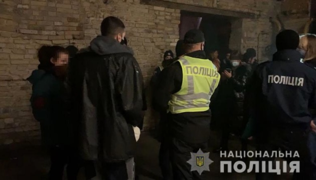 Поліція закрила нічний клуб, який працював попри карантин