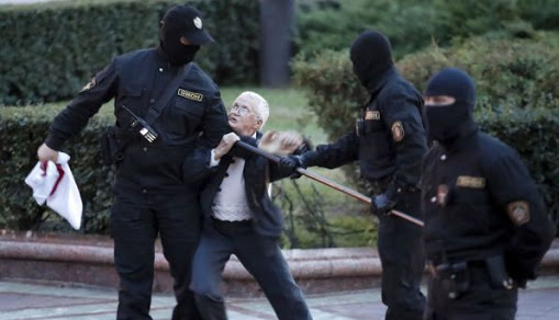 У Білорусі затримали жінку, яка стала «символом протестів», загалом – більше 300 осіб