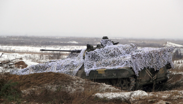 Ostukraine: Besatzer zerstören Traktor und verletzten Traktorfahrer