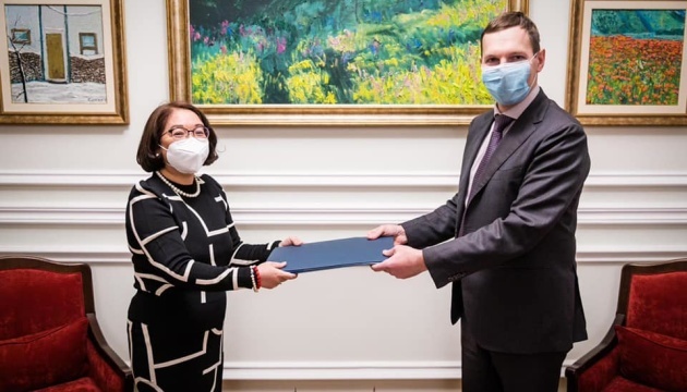 Yenin receives copies of credentials from ambassador of Philippines to Ukraine