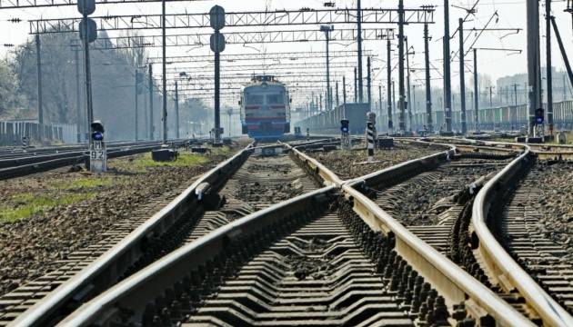 Укрзалізниця завезла за добу в Харків понад 50 тонн гуманітарної допомоги