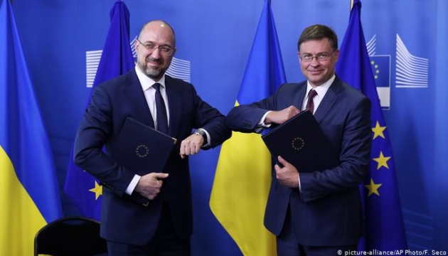 Dombrovskis : L'UE prête à entamer l'examen de la libéralisation du commerce avec l'Ukraine 