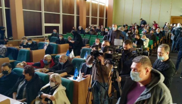 На першій сесії міськради Слов'янська побилися депутати