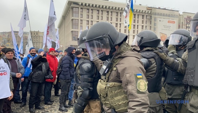 Під час акції ФОПів на Майдані постраждали близько 40 поліцейських
