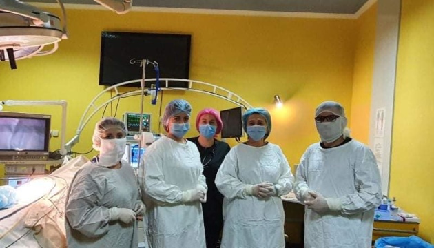 В Охматдиті провели першу трансплантацію кісткового мозку дорослому пацієнту