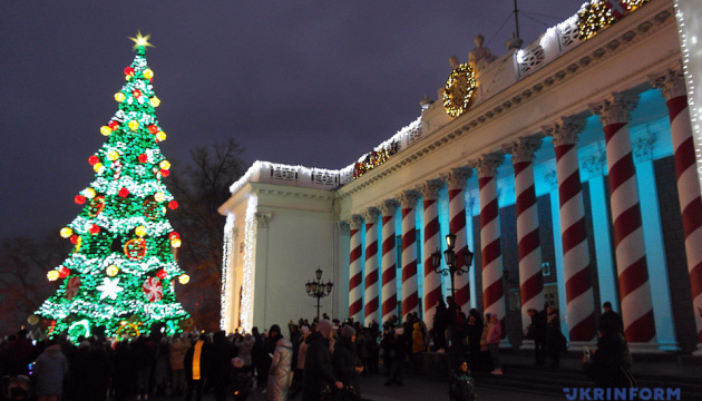 В Одеській мерії вибачилися за «тюремний шансон» на відкритті новорічної ялинки