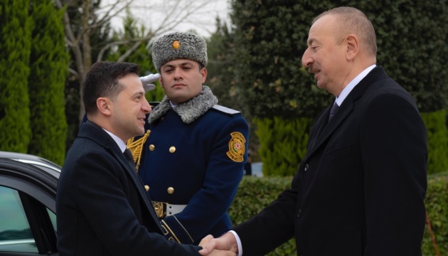 Україна хоче поглиблювати партнерство з Азербайджаном – Зеленський
