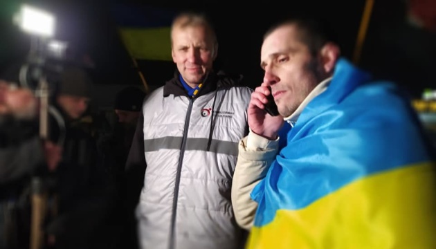 Політв'язень Шумков повернувся до України