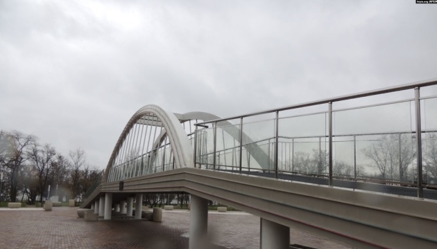 В окупованому Криму тріснула 55-метрова копія Керченського мосту