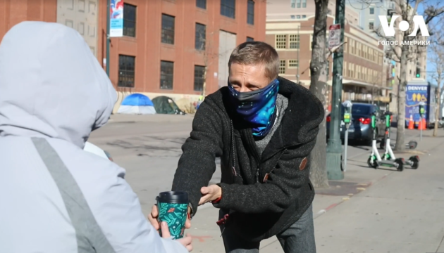 Український емігрант продає чаї та допомагає безхатькам у Колорадо 