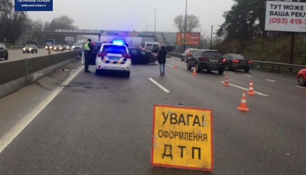 Unfall mit acht Autos blockiert Teil der Autobahn Kyjiw - Odessa