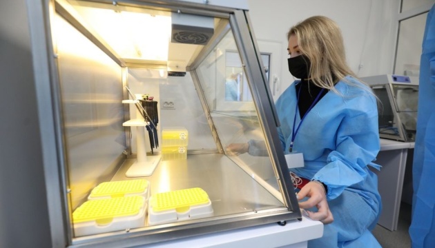 У львівській лікарні відкрили надсучасну вірусологічну лабораторію