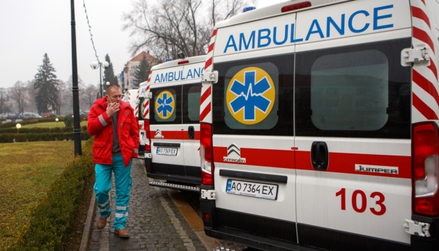 Україна отримала тонну ліків та три машини швидкої допомоги з Іспанії