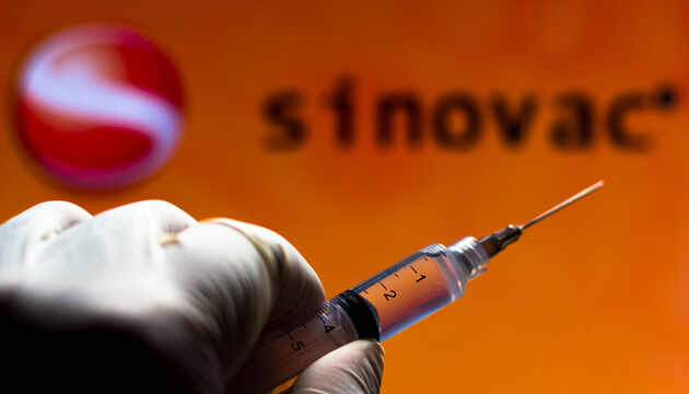 Українська «Лекхім» уклала угоду на 5 мільйонів доз вакцини Sinovac