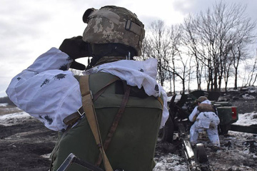 One soldier wounded amid five enemy attacks in eastern Ukraine on Dec 24