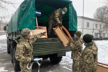 Военному госпиталю в Днипре передали гуманитарную помощь