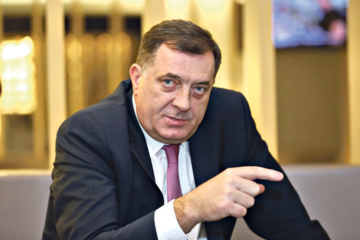 Додік назвав умову повернення Україні подарованої Лаврову ікони