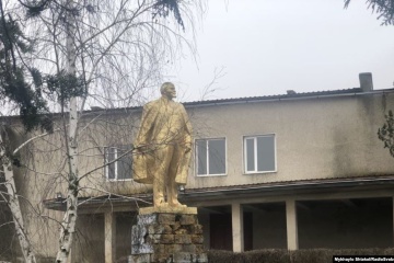 В Одесской области демонтировали один из последних памятников Ленину