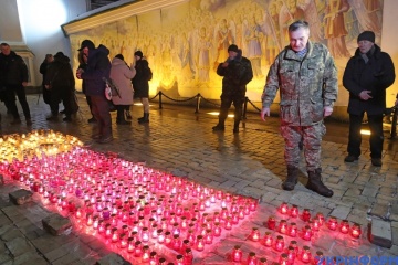 В Киеве почтили «киборгов» и зажгли свечи памяти