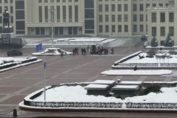 В Минске у Дома правительства человек совершил самоподжог