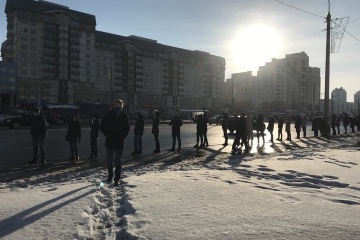 Во время протестов в Беларуси задержали уже около ста человек