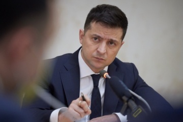 Zelensky pide encontrar y castigar a los atacantes de un adolescente ucraniano en París