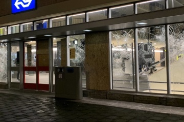 Нідерланди не скасують комендантську годину попри антикарантинні протести