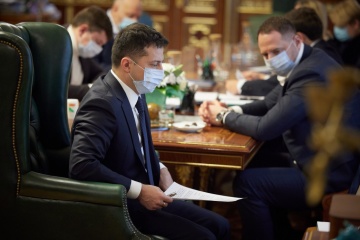 На Банковій обговорили початок COVID-вакцинації в Україні