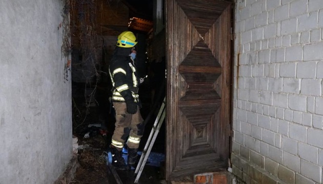 В одному з приватних будинків Дніпра спалахнула пожежа: є загиблі