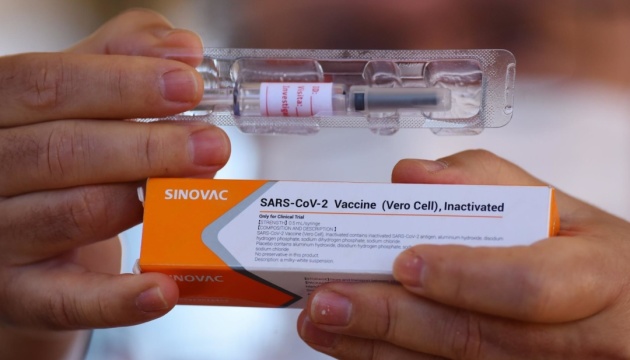 Туреччина розпочала масове щеплення китайською вакциною Sinovac