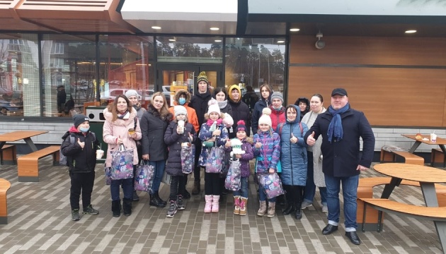На Київщині діти «кіборгів» та учасників АТО/ООС поколядували
