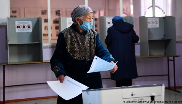 У Киргизстані на виборах президента лідирує Садир Жапаров