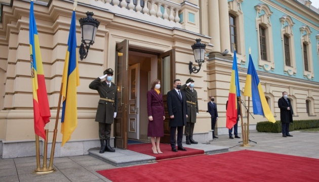 Zelensky invites Sandu to celebrate 30th anniversary of Ukraine's independence in Kyiv