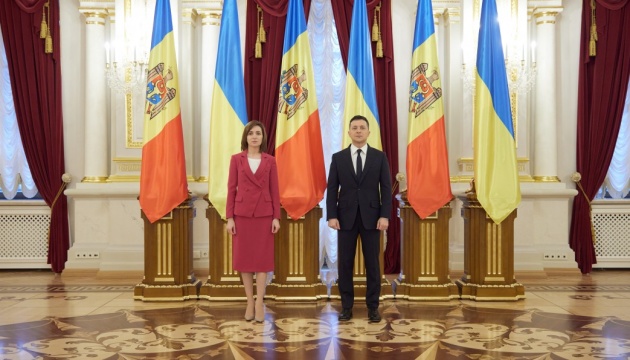 Zelensky, Sandu sign memorandum on transport and transit potential development