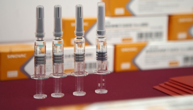 Se producirán en Ucrania vacunas de Sinovac contra la gripe y la COVID-19