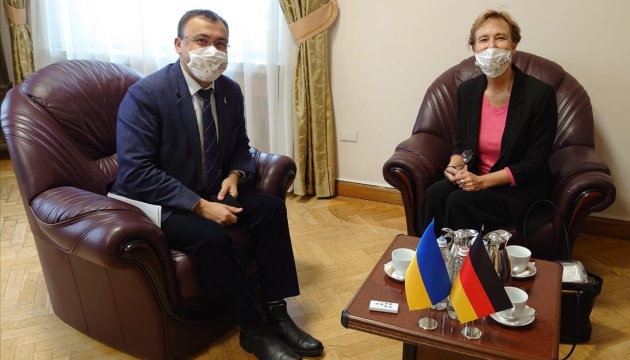 Exteriores de Ucrania y Alemania acuerdan sobre consultas políticas