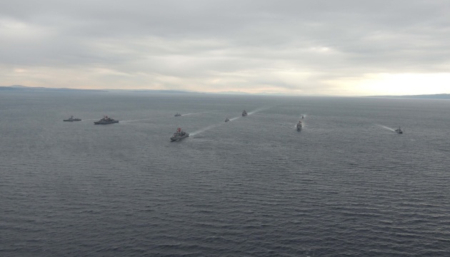 Six Russian large landing ships entering Black Sea 