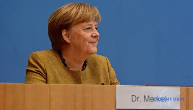 Меркель отримала другу дозу вакцини проти коронавірусу
