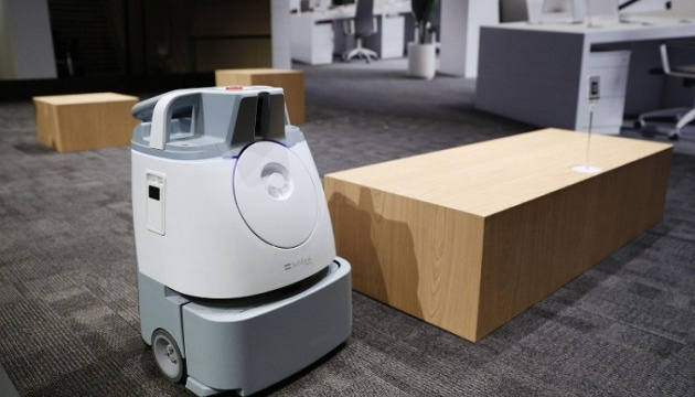 В Японії розроблятимуть роботів-прибиральників зі штучним інтелектом