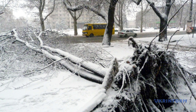 Over 350 towns and villages in seven Ukrainian regions left without electricity