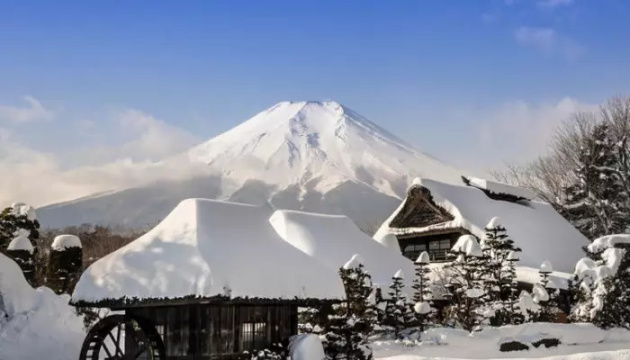 В Японії вирує снігова буря – скасовані понад 80 авіарейсів та десятки поїздів
