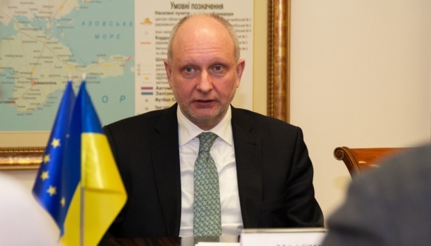 EU ambassador: Financial aid to Ukraine depends on medical procurement reform