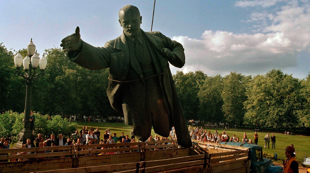 Демонтаж памятника Ленину в Вильнюсе, Литва, 1991 год
