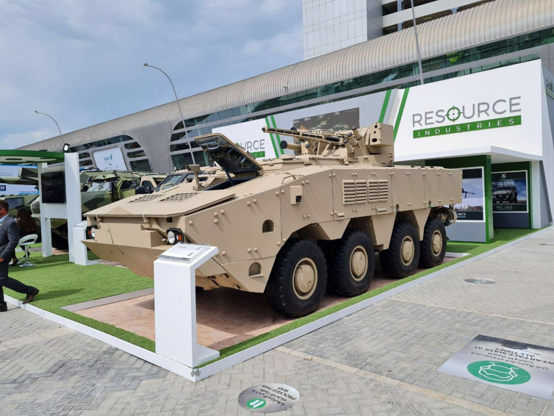 Из украинского стенда на IDEX-2021: БТР-4МВ1 на открытой экспозиции. Из украинского стенда на IDEX-2021: БТР-4МВ1 на открытой экспозиции.