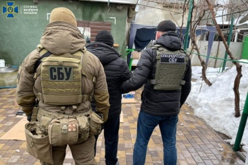 Зброя та психотропи: СБУ накрила нарколабораторію на Одещині