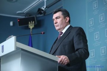 Данілов: Якщо Україна починає розмовляти російською, чекайте Путіна