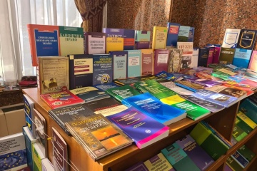 У суді, де оскаржується рішення щодо книжки про Стуса, її продають